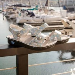 Vienna Smooth Jazz Sandal 15 Vienna Smooth Jazz Sandal -Alegria Shoes Sale ALEGRIA SS22 VIE 7514 S1X 1cac05ca f5c2 415a 81e3 0f478beb47d5