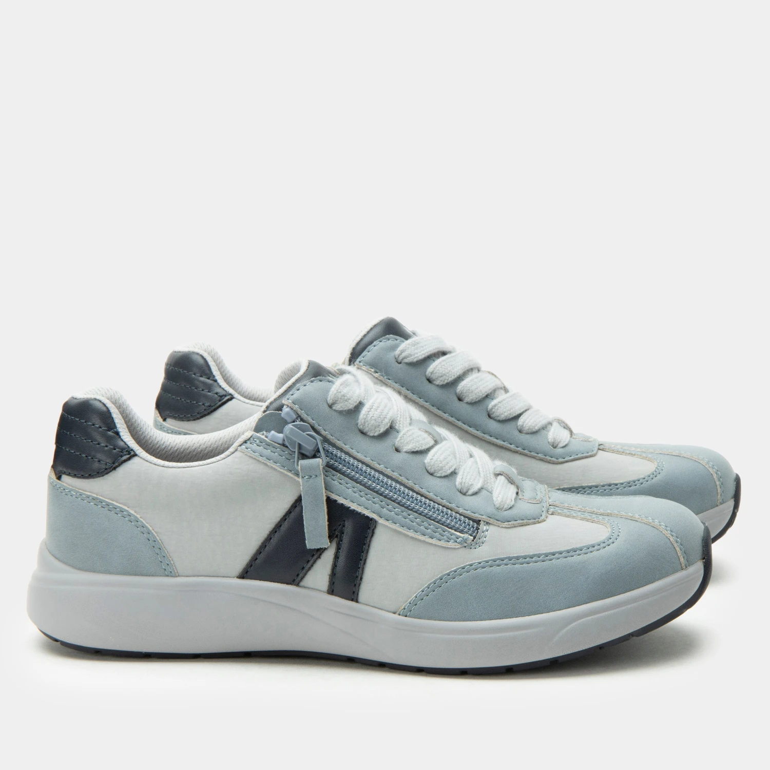 Eazeer Retro Blue Shoe 5 Eazeer Retro Blue Shoe - Image 3