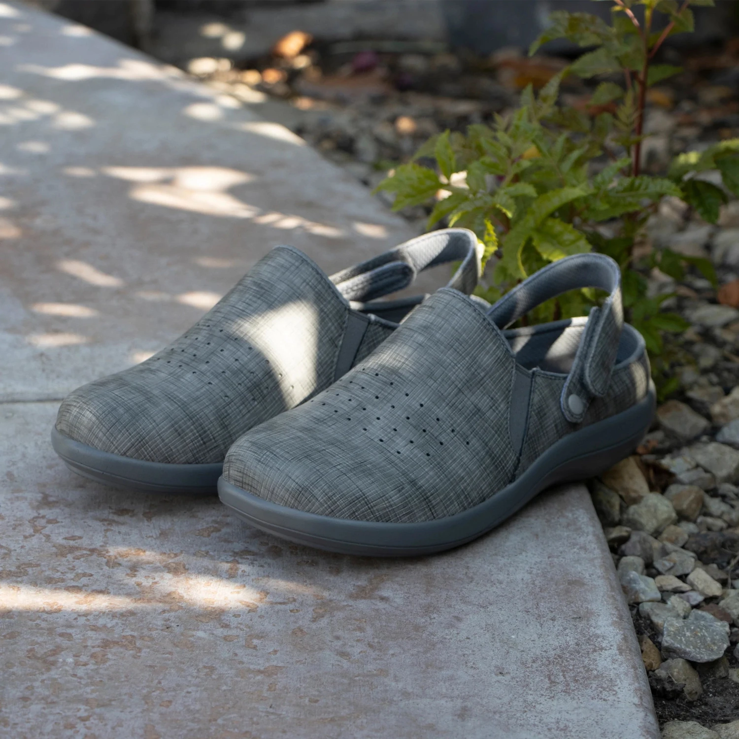 Shoes Skillz Etched Smoke Shoe 4 Shoes Skillz Etched Smoke Shoe - Image 2