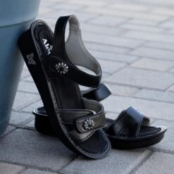 Vienna Black Sapphire Sandal -Alegria Shoes Sale VIE 6416 1X b2a1ef36 d8ed 489b 82a2 4e696162cbb0