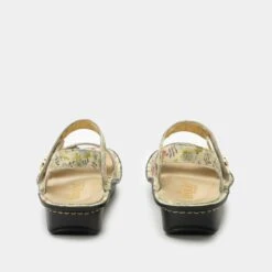 Vienna Good As Gold Sandal -Alegria Shoes Sale VIE 6431 S3 00274688 945d 480d 9404 16cb2f96dc3d